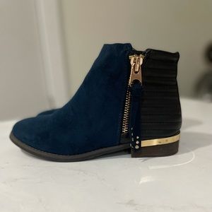 G.C. Shoes, 7.5, blue booties